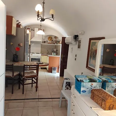 Holiday home Traditional Christos & Tholos In Chalki *
